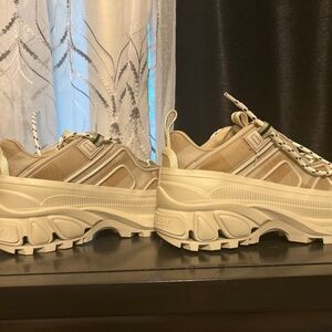 Sneaker